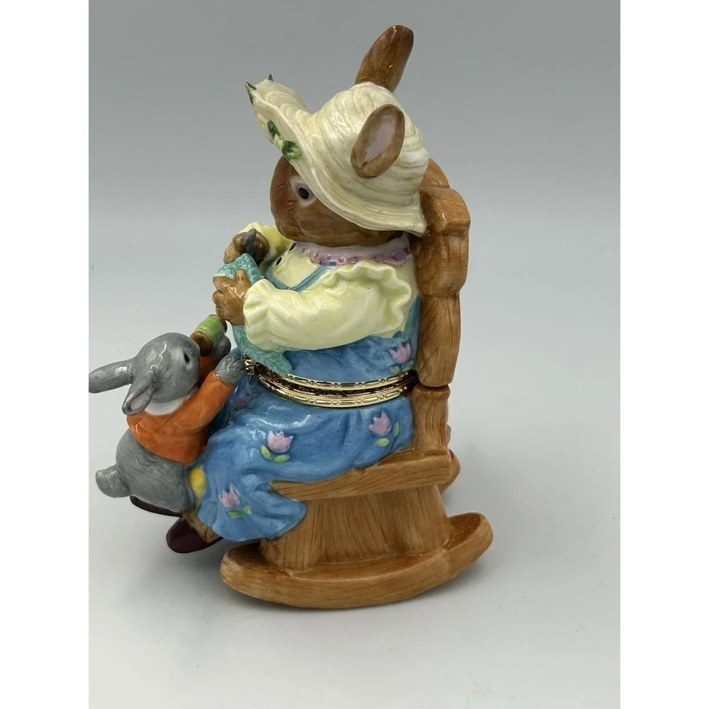 Porcelain Gma Rabbit Bunny Decorative Hinged Keepsake Box Easter Decor 7inch